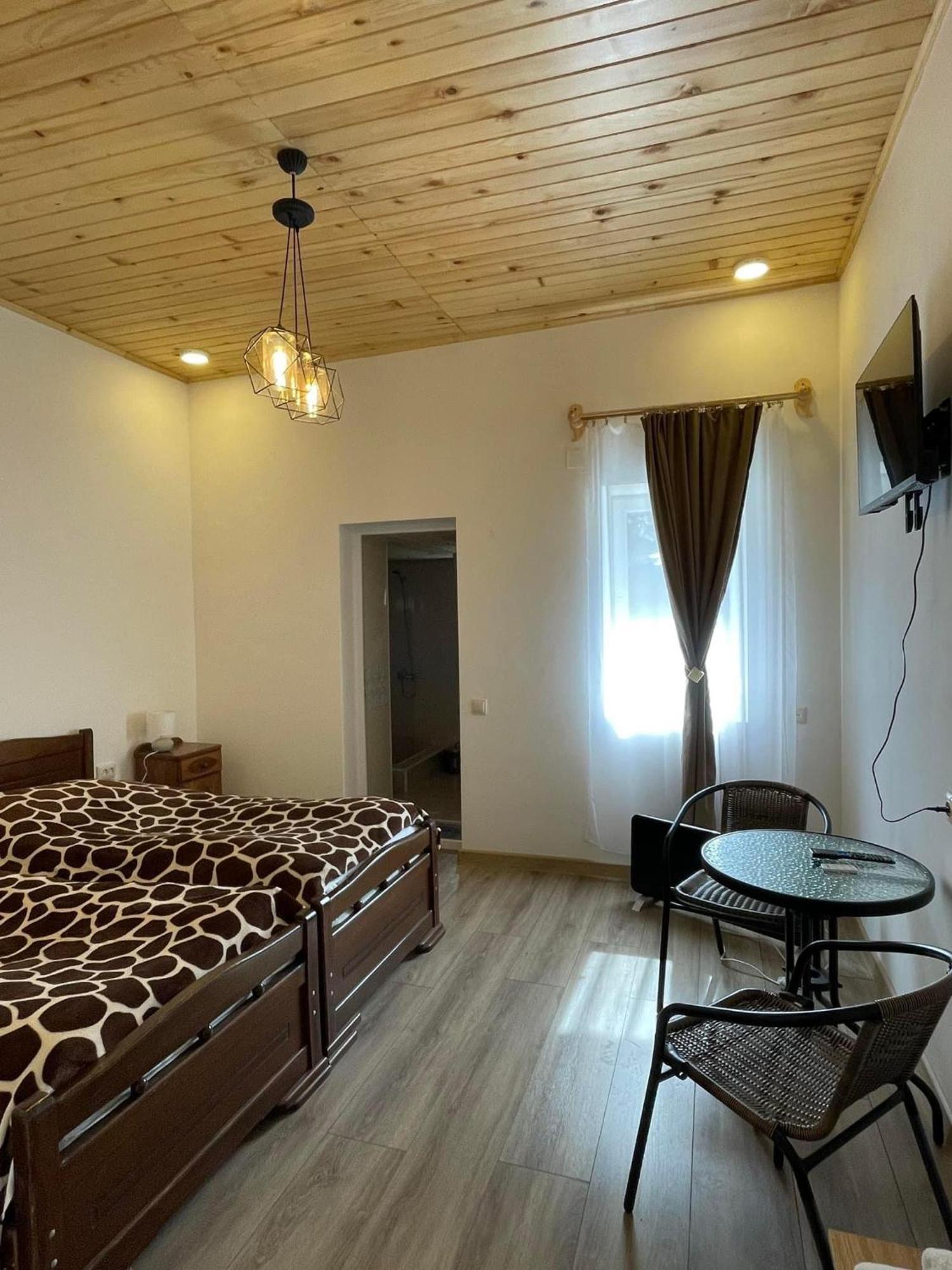 Mamuka Chartolani Guesthouse Местия Екстериор снимка