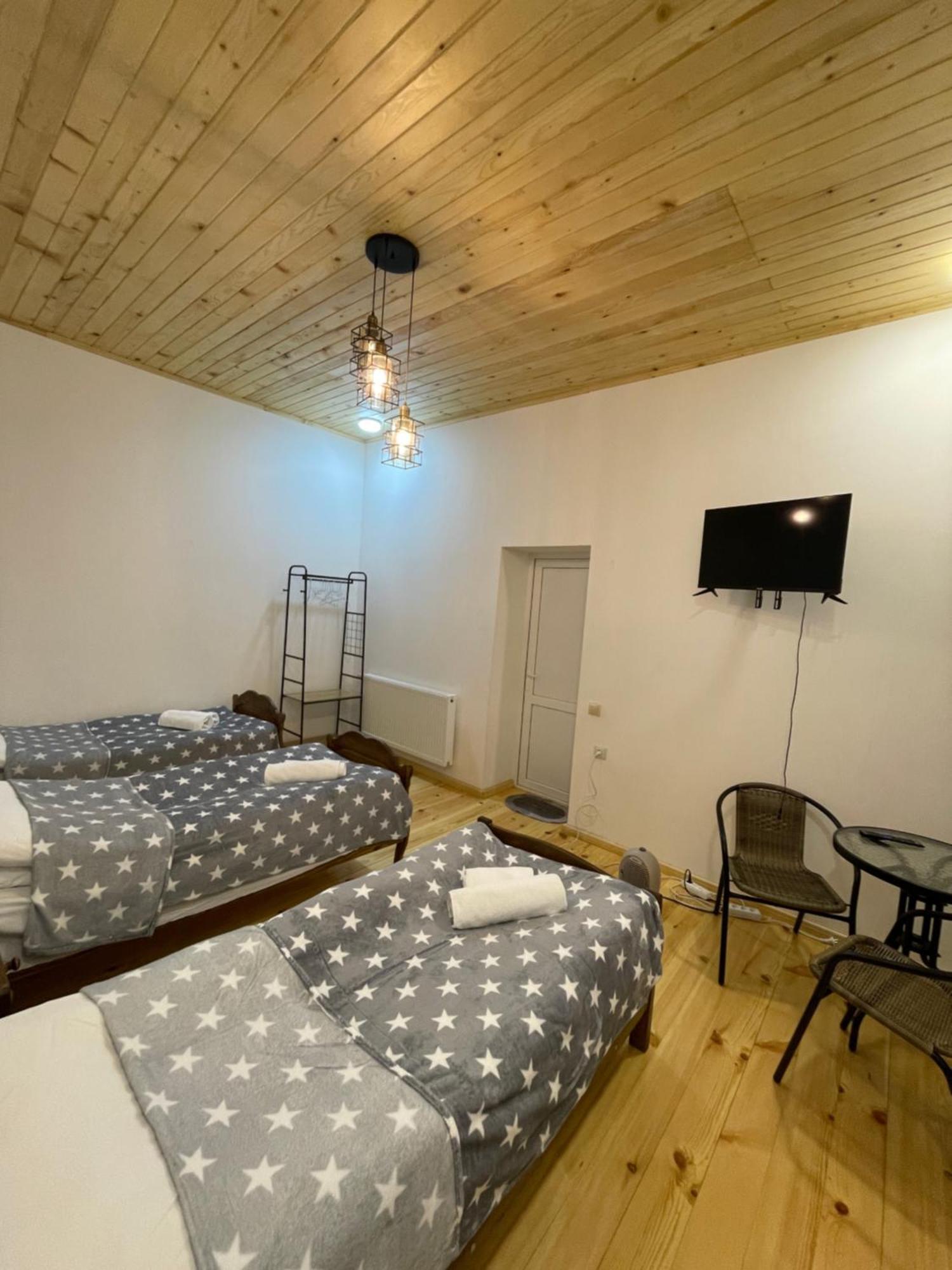 Mamuka Chartolani Guesthouse Местия Екстериор снимка